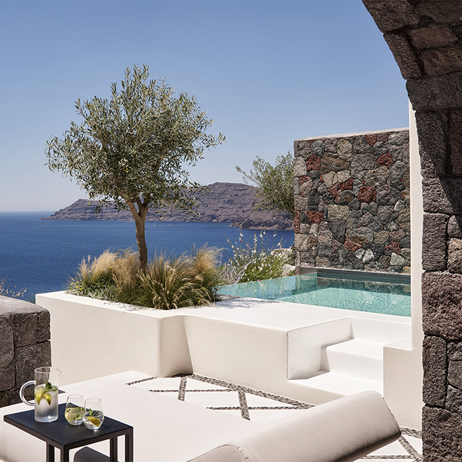 Canaves-Oia-Suites-Julia-Rooftop-Hotel-2-2025