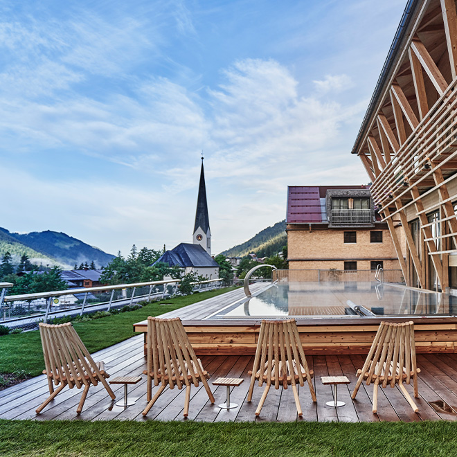 HUBERTUS-Mountain-Refugio-Allgau-Square