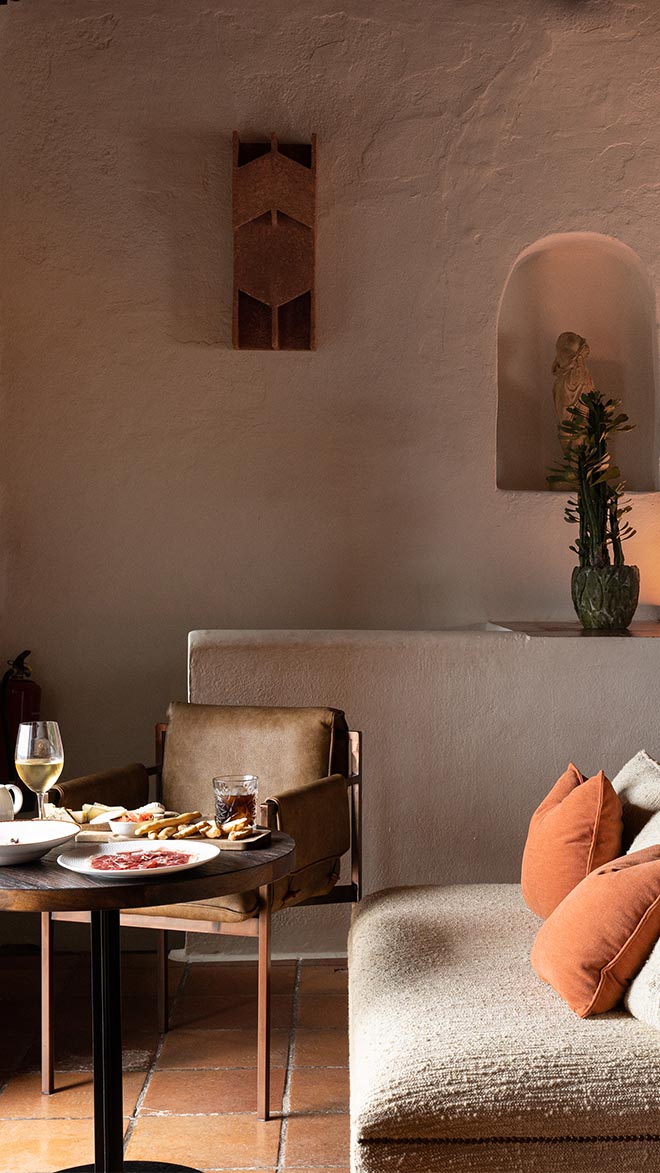 HOTELS WITH WINE CELLARS