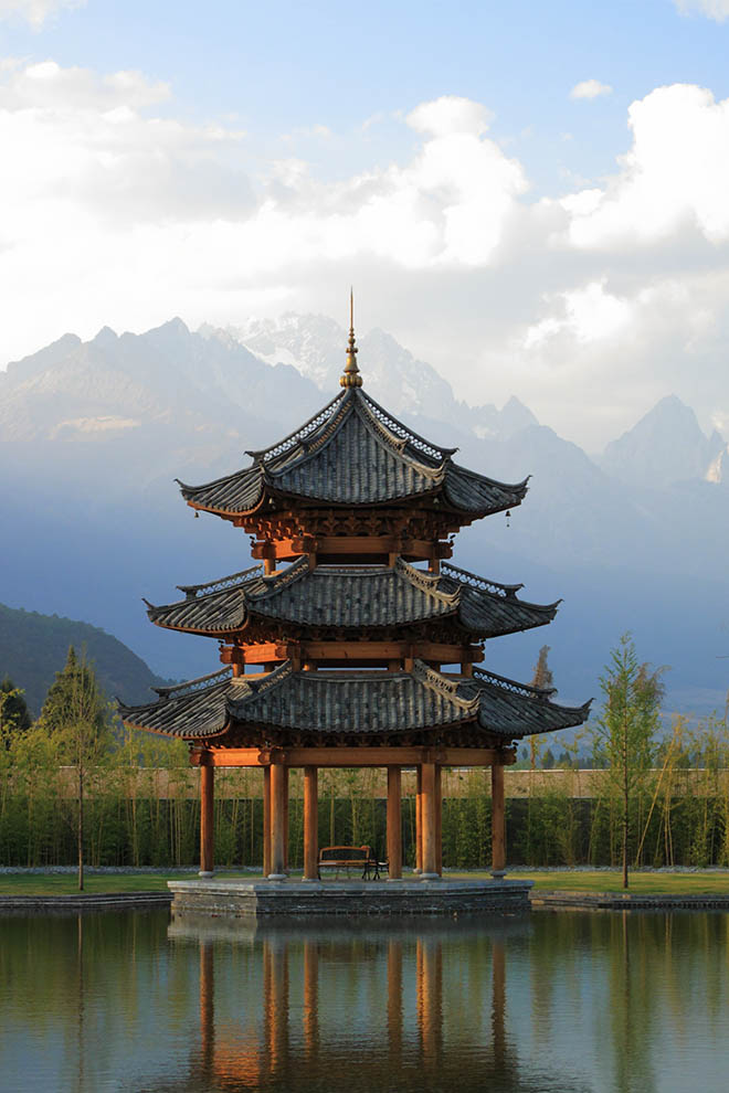 Yulongwan Lakeview Hotel