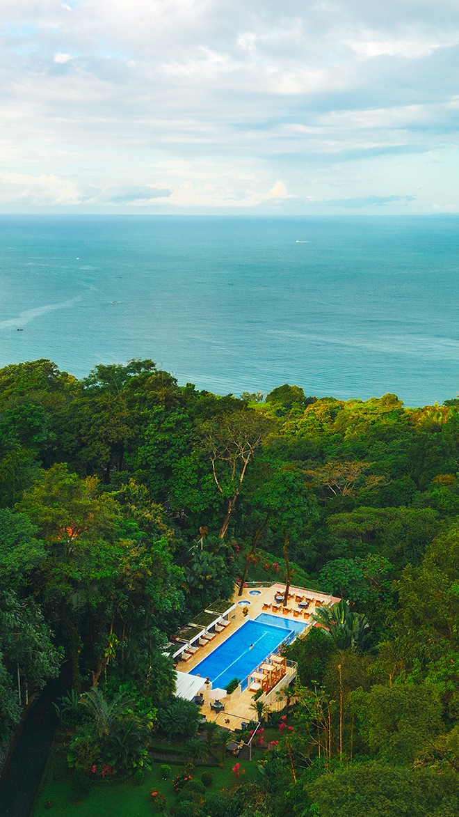 【稀少】SMALL LUXURY HOTELS 2001 DIRECTORY◎ 稀少】SMALL LUXURY HOTELS 2001 DIRECTORY◎ - メルカリ