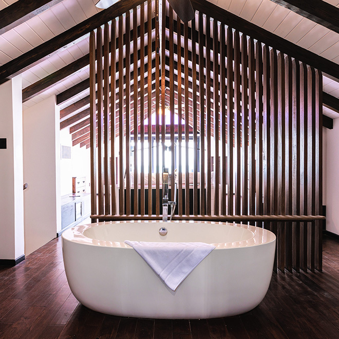 Tamarind-Hills-Bathtub