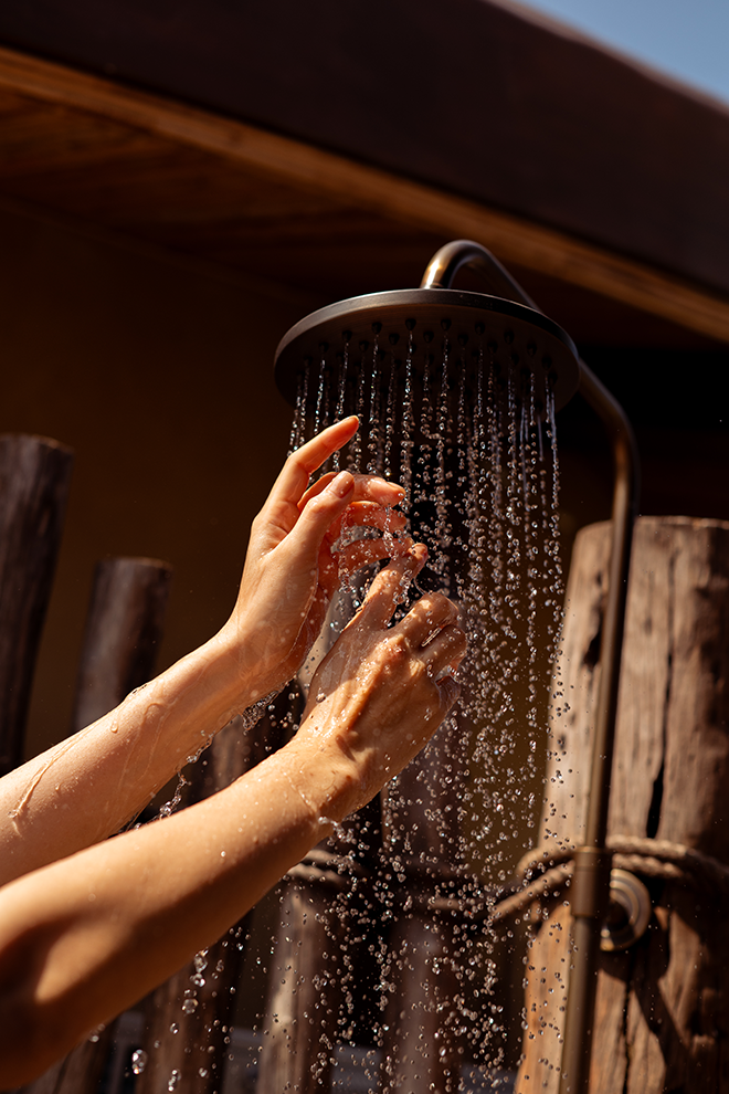 Namia River Retreat Outdoor Shower